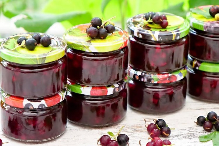 Apple and Currant Jam