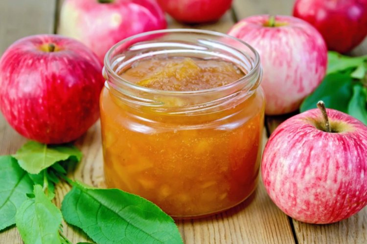 Apple Jam in a Frying Pan