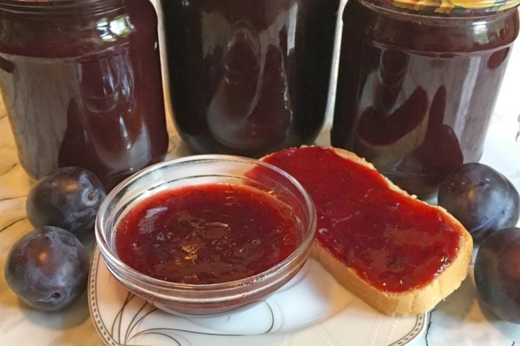 Apple and Plum Jam for Winter