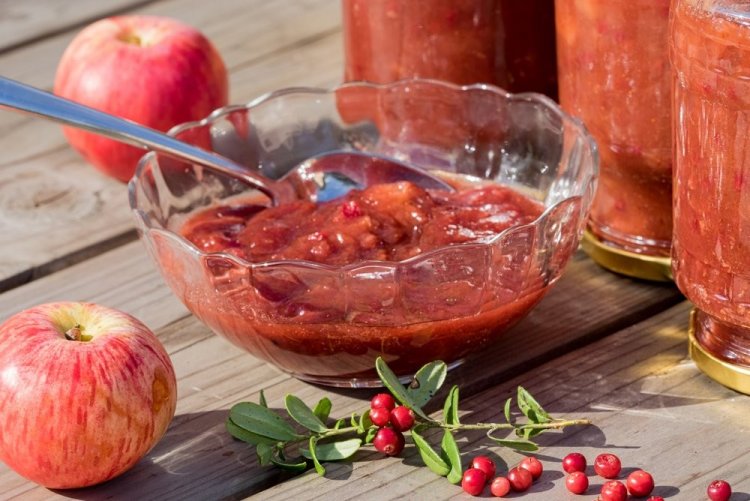 Apple and Lingonberry Jam