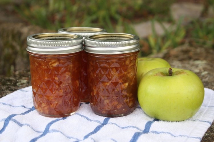 Apple Jam in a Slow Cooker