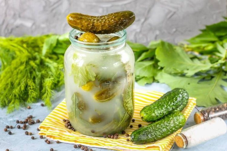 Cold-Packed Cucumbers with Mustard for Winter