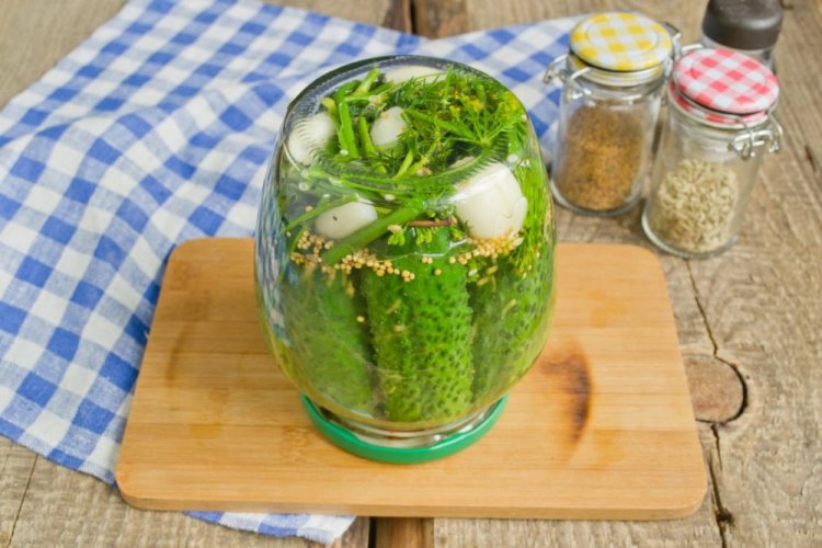 Cucumbers with Garlic, Mustard, and Lemon Juice for Winter