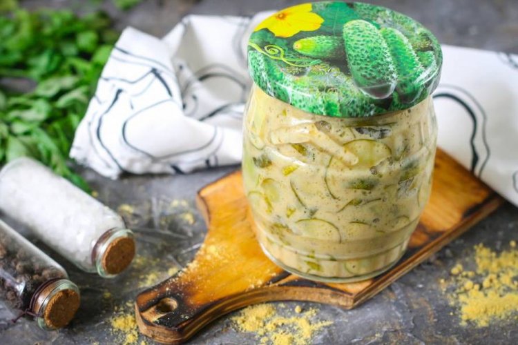 Sliced Cucumbers with Mustard Powder