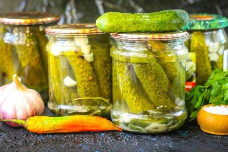 Cucumbers with Hot Pepper and Mustard for Winter