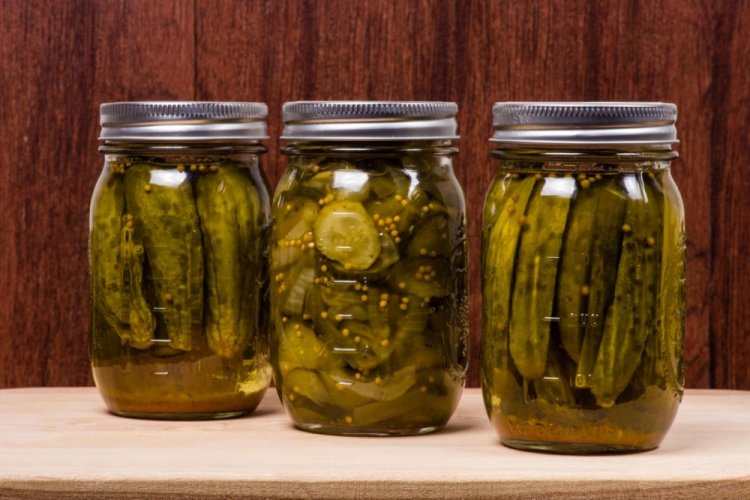 Cucumbers with Mustard Seeds Without Sterilization