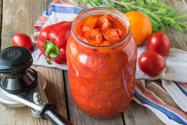 Lecho de pimiento morrón y tomates con ácido cítrico