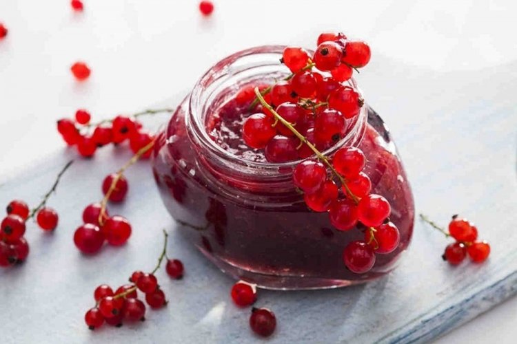Gelatina de grosella roja en almíbar con agar-agar