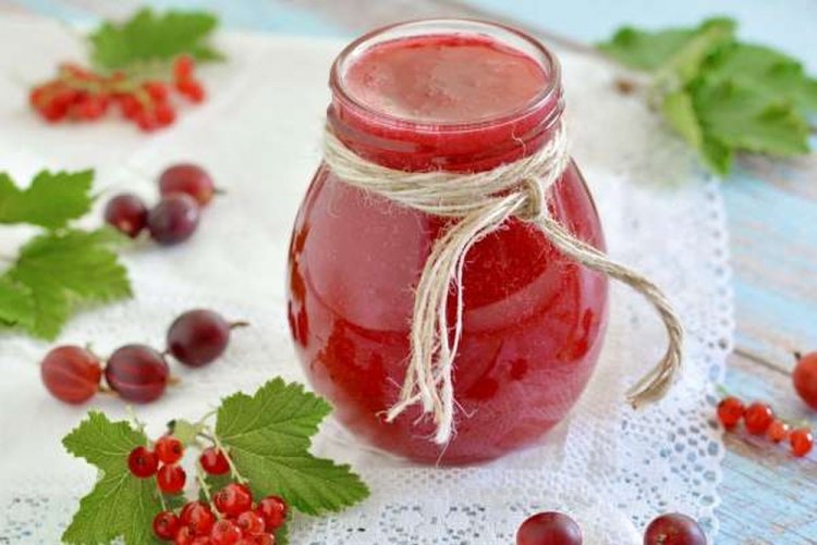 Gelatina de grosella roja y grosella espinosa con agar-agar