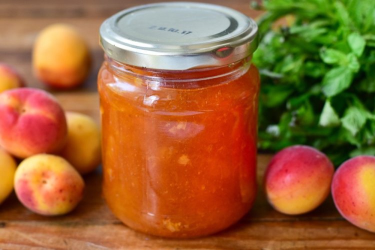Spicy Apricot Marmalade