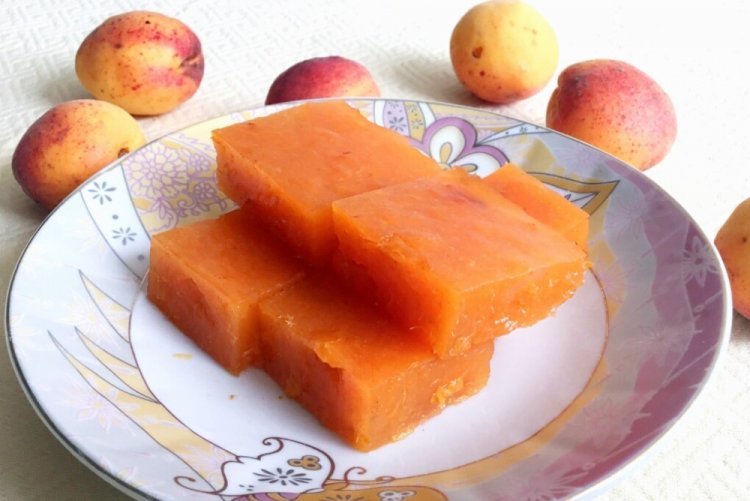Apricot Marmalade with Honey