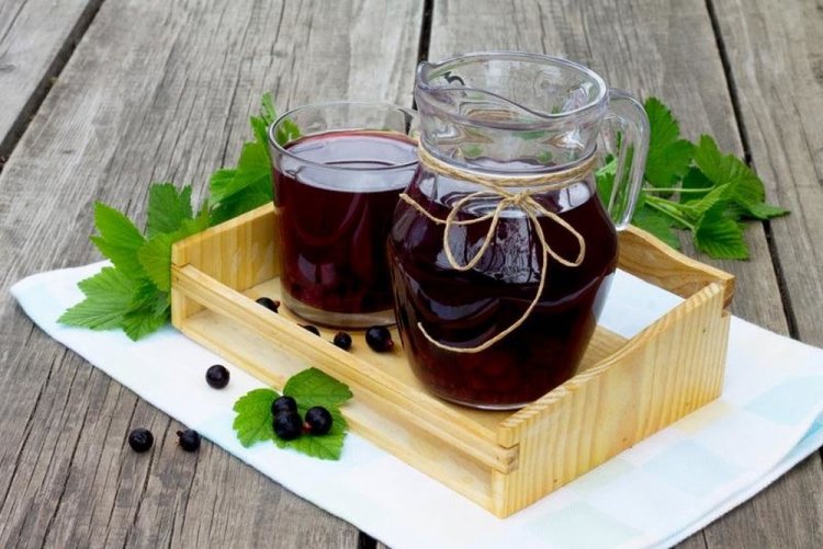 Spiced Blackcurrant Juice for Winter