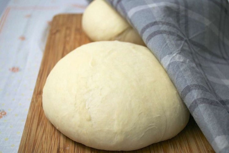 Masa suave para pizza con levadura fresca