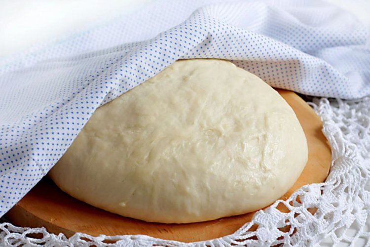 Masa de pizza con levadura y aceite de oliva
