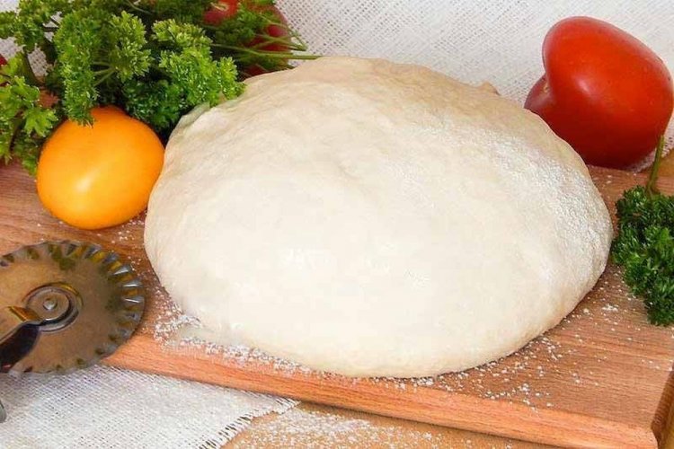 Masa de pizza con levadura, leche y huevo