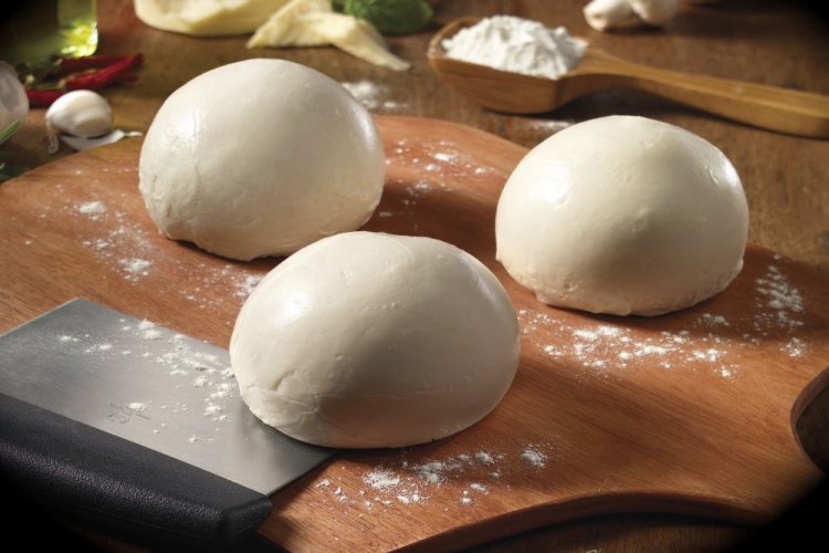 Masa para pizza con kéfir y agua mineral