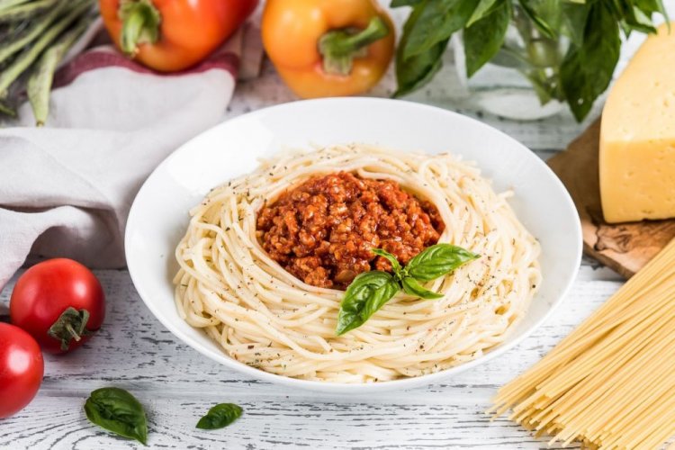 Pasta Bolognese mit Walnüssen