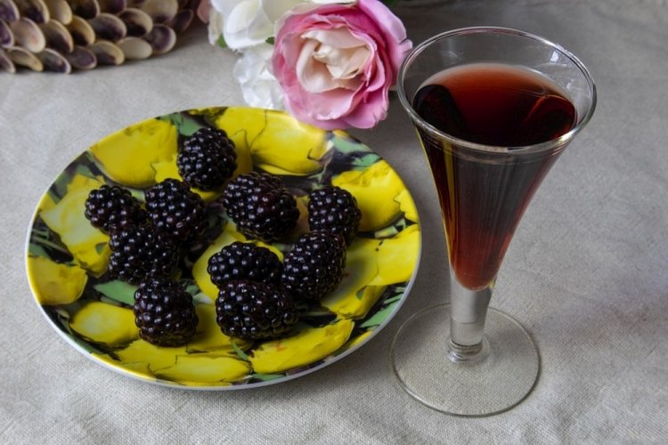 Quick Blackberry Wine