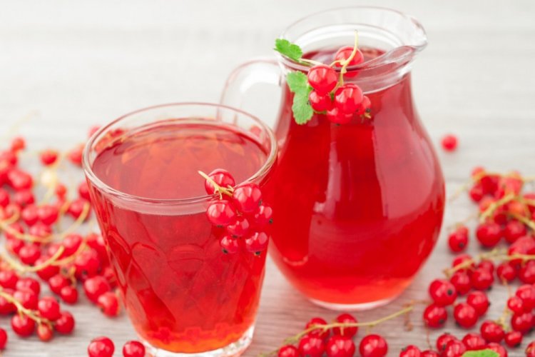 Redcurrant Juice with Citric Acid
