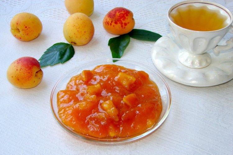 Aprikosen-Fünf-Minuten-Marmelade mit Orangen
