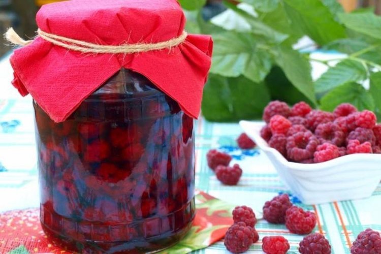 Himbeeren im eigenen Saft mit Fruktose