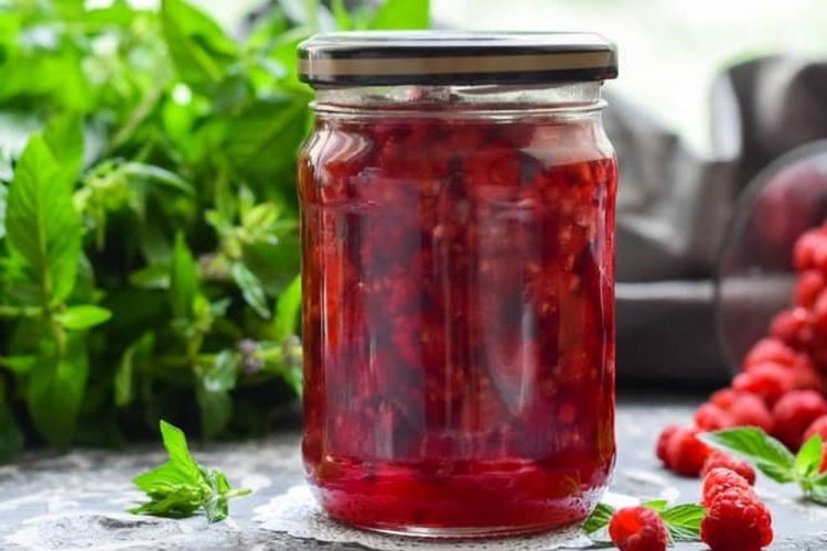 Himbeeren im eigenen Saft mit Wodka