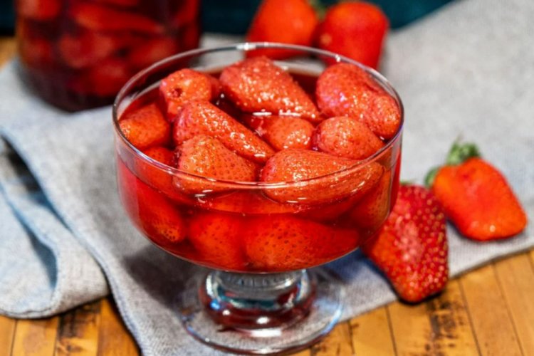 Strawberries Preserved in Their Own Juice in the Oven
