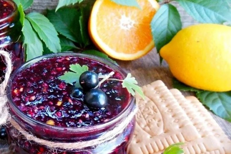 Johannisbeermarmelade mit Zitrone ohne Kochen