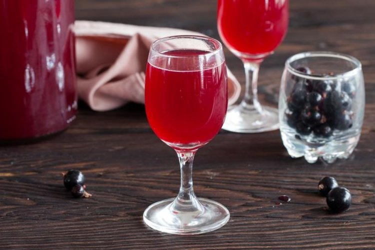 Licor de grosella negra y roja