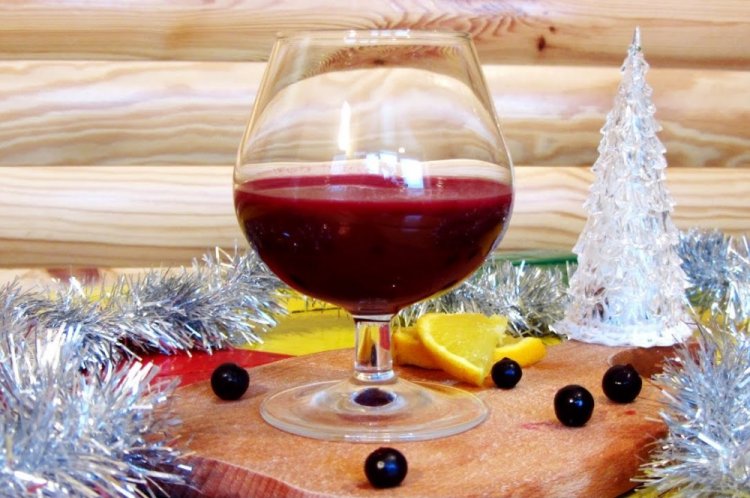 Licor de grosella negra con crema