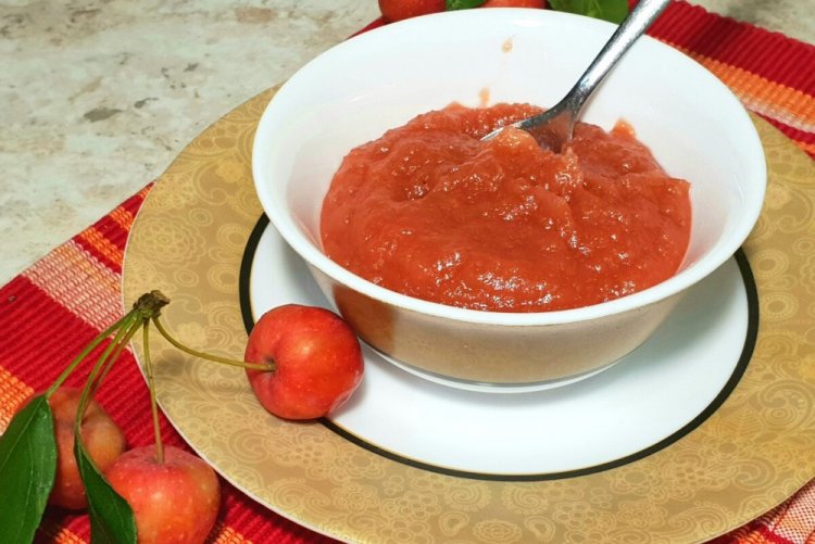 Ranetka-Marmelade mit Kochen
