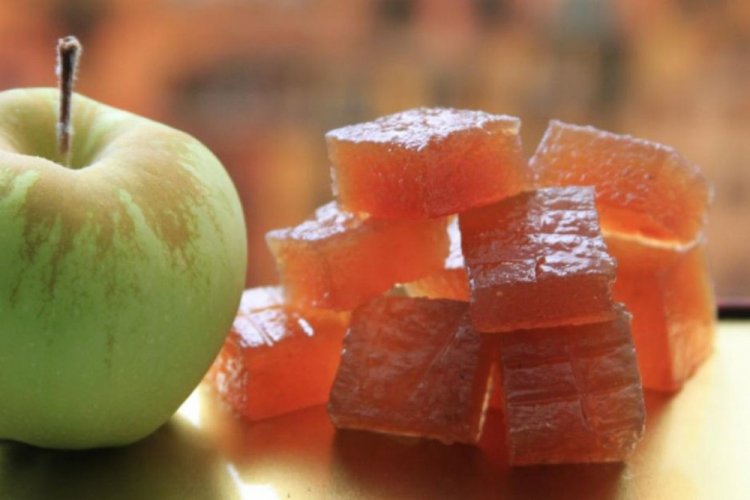 Mermelada de grosella con manzanas en el microondas