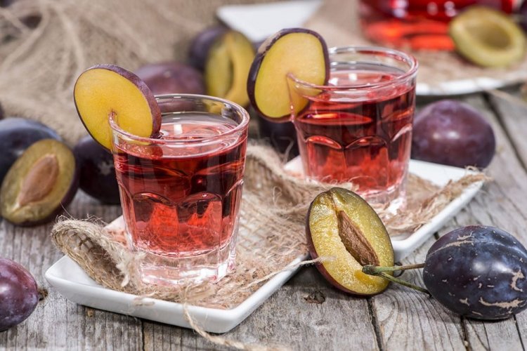 Licor de ciruela – receta clásica