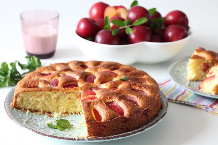 Tarta de ciruela con mayonesa