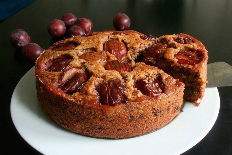 Tarta de ciruela con suero de leche