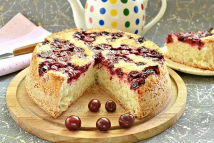 Charlotte de cereza con kéfir