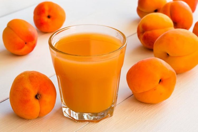 Apricot Juice with Lemon Zest and Stevia Extract