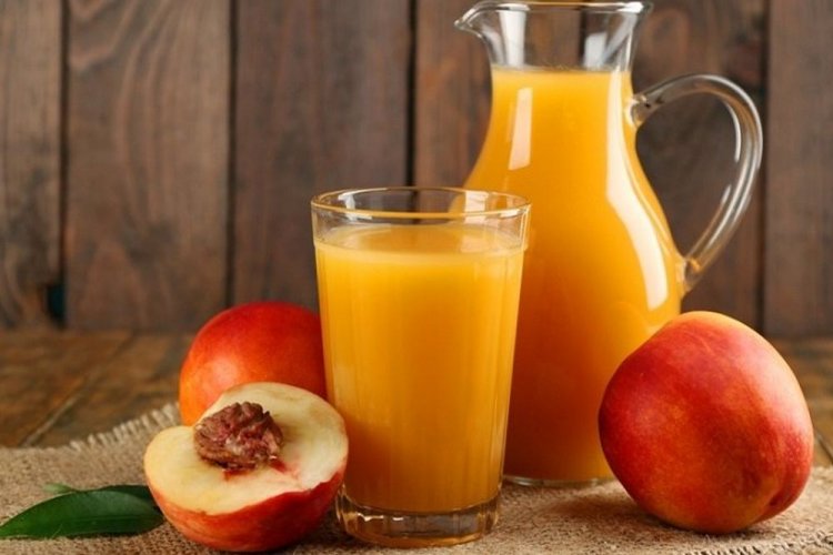 Apricot and Peach Juice for Winter