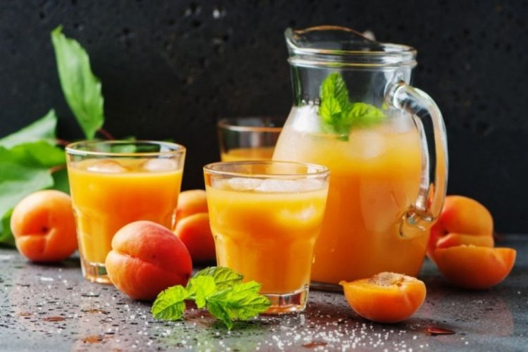 Apricot Juice without Sugar
