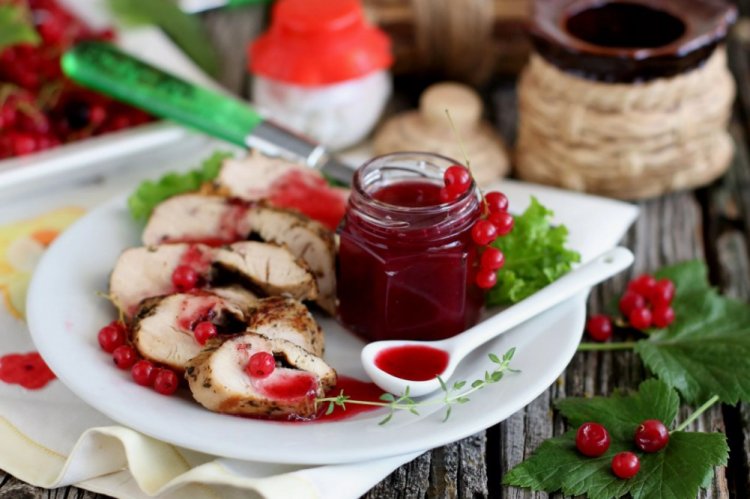 Blackcurrant and Redcurrant Sauce for Meat