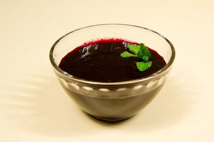 Blackcurrant Sauce for Meat with Apple Cider Vinegar