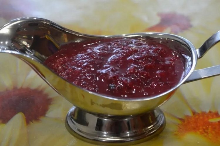 Blackcurrant and Gooseberry Sauce for Meat