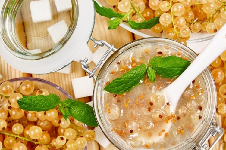 Konfitüre aus weißen Johannisbeeren – klassisches Rezept