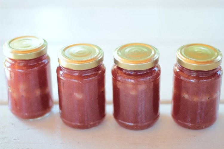 Konfitüre aus weißen Johannisbeeren und Bananen