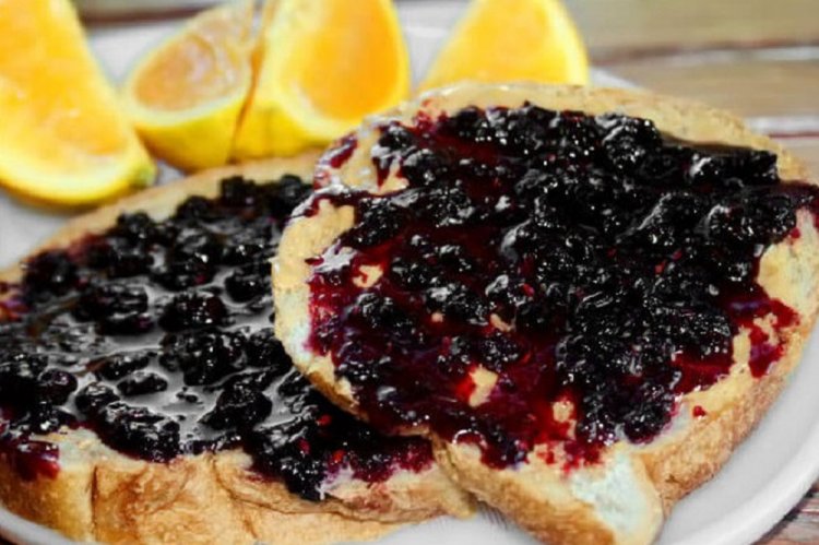 Felsenbirnenmarmelade mit Orange