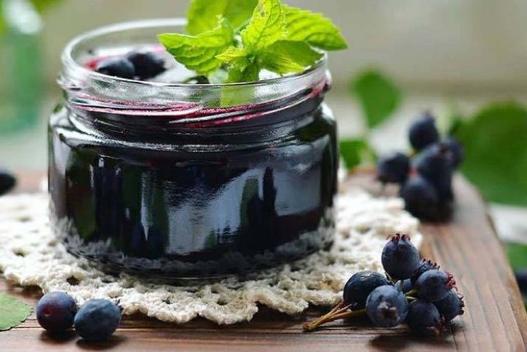 Felsenbirnenmarmelade mit Gelatine