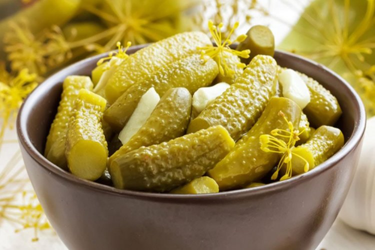 Pepinos agridulces con ajo y ácido cítrico