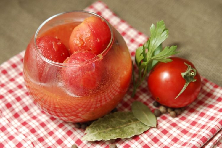 Tomaten im eigenen Saft – klassisches Rezept