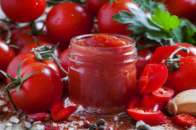 Tomaten im eigenen Saft mit scharfer Paprika und Gewürzen
