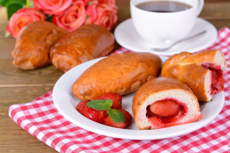 Pasteles de fresa con suero de leche